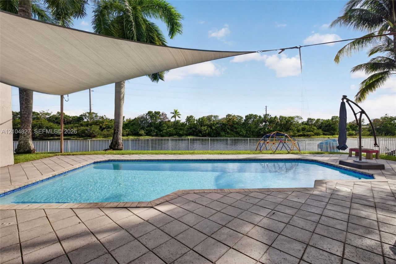 17558 SW 13th St, Pembroke Pines, FL 33029 Photo
