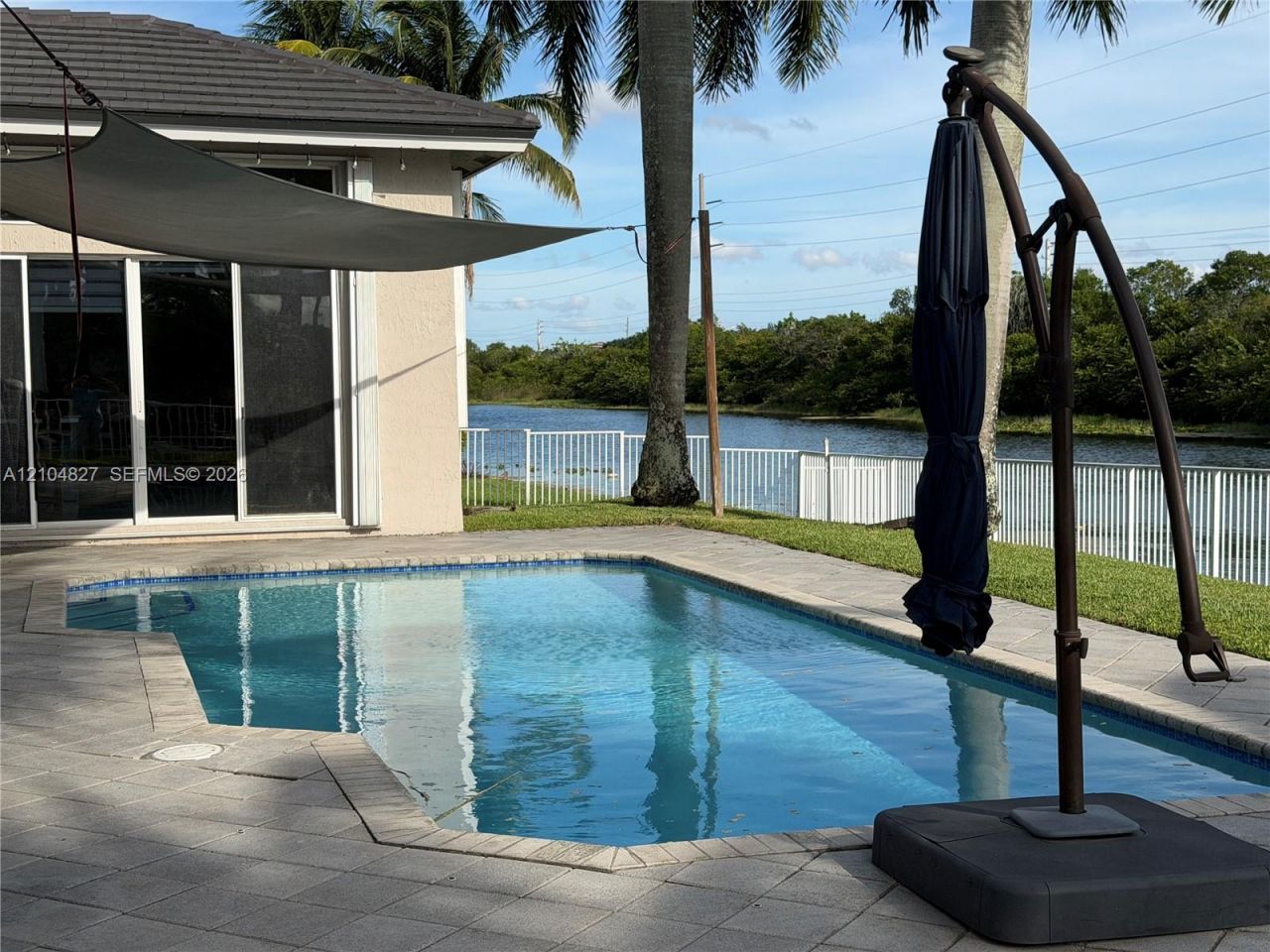 17558 SW 13th St, Pembroke Pines, FL 33029 Photo