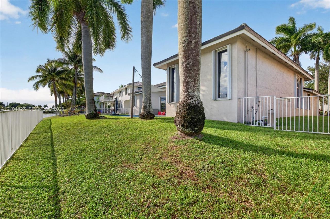 17558 SW 13th St, Pembroke Pines, FL 33029 Photo