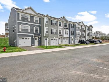 887 RISING SUN LN, CHAMBERSBURG, PA 17201