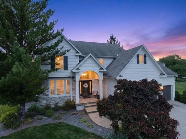 2929 SW Lewis Circle, Lee's Summit, MO 64081