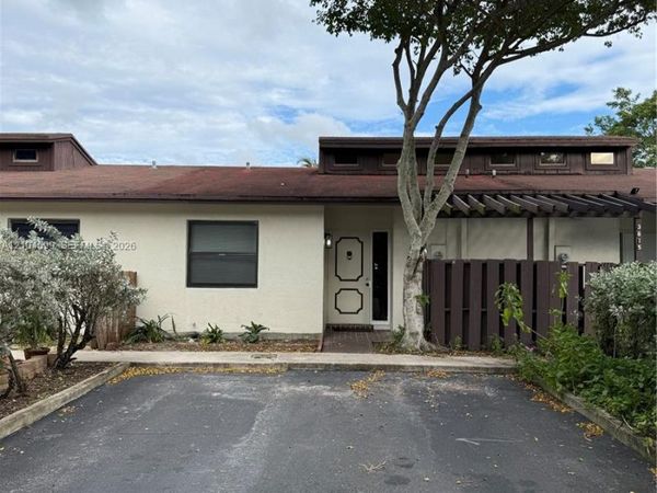 3811 SW 69th Ave, Unit 12-L, Miramar, FL 33023
