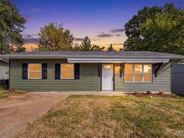 45 Cedar Ridge Drive, Pacific, MO 63069