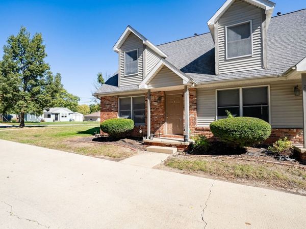 99 E Lincoln Street, Normal, IL 61761