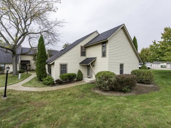 617 Whitney Court , Unit 617, Gurnee, IL 60031