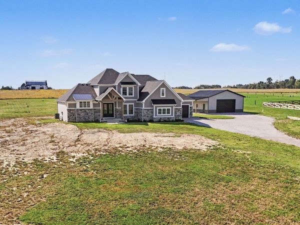 2485 Lookers Lane, Utica, OH 43080