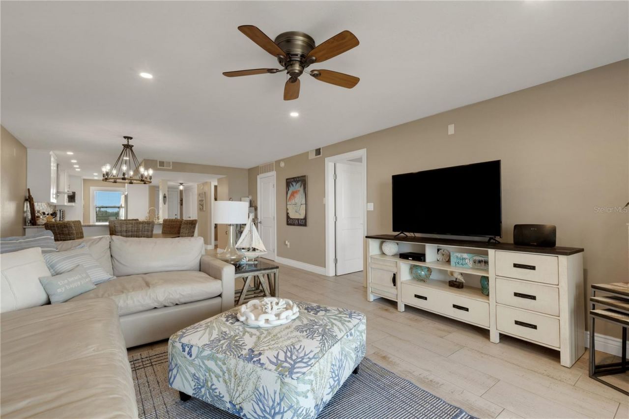 420 Beach Road, Unit 507, Sarasota, FL 34242 Photo