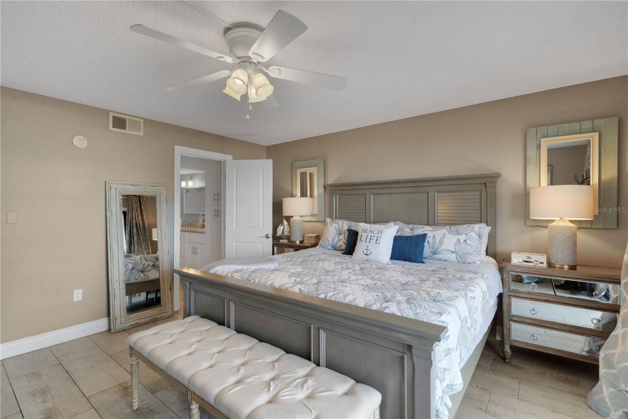 420 Beach Road, Unit 507, Sarasota, FL 34242 Photo
