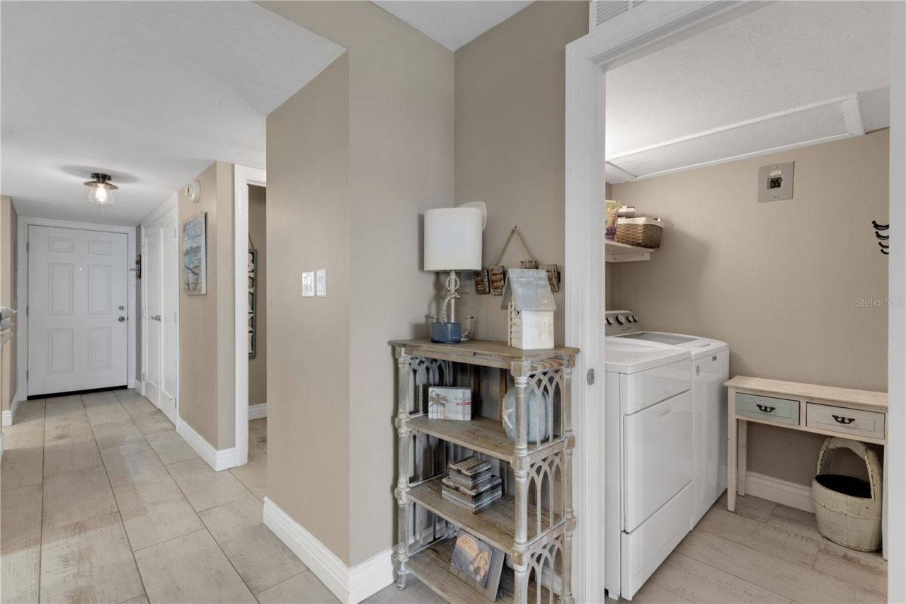 420 Beach Road, Unit 507, Sarasota, FL 34242 Photo