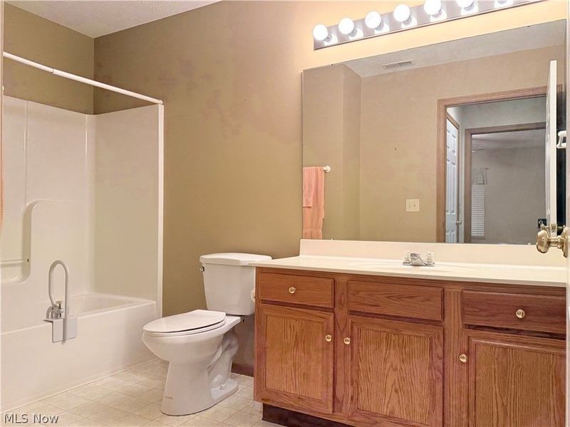1460 Laurenbrook Lane NE, Massillon, OH 44646 Photo 18