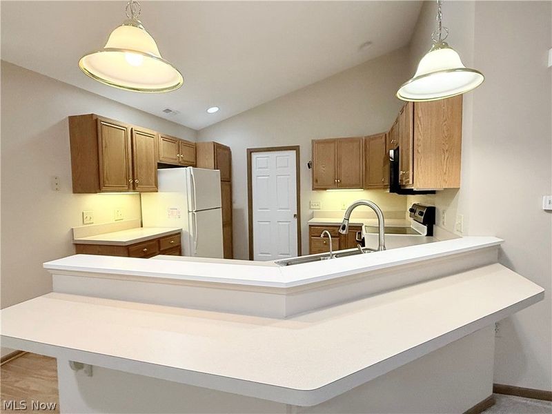 1460 Laurenbrook Lane NE, Massillon, OH 44646 Photo 6