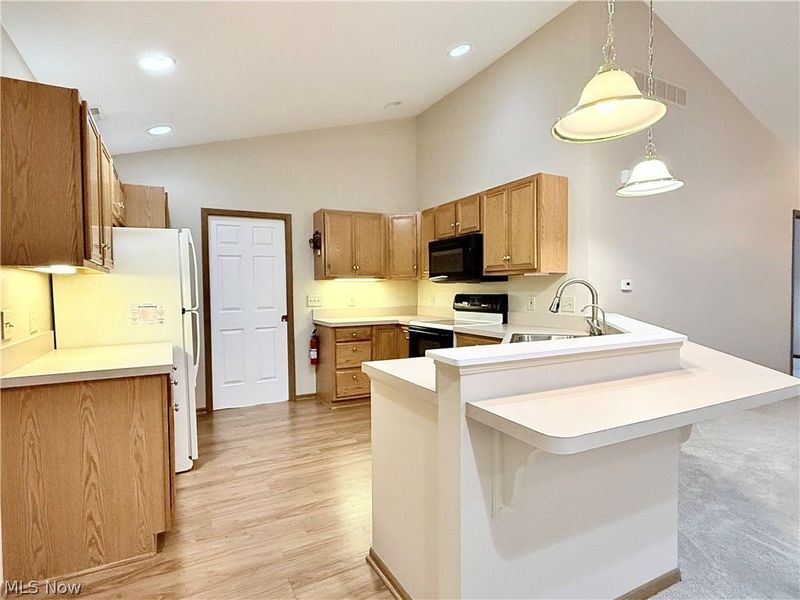 1460 Laurenbrook Lane NE, Massillon, OH 44646 Photo 8