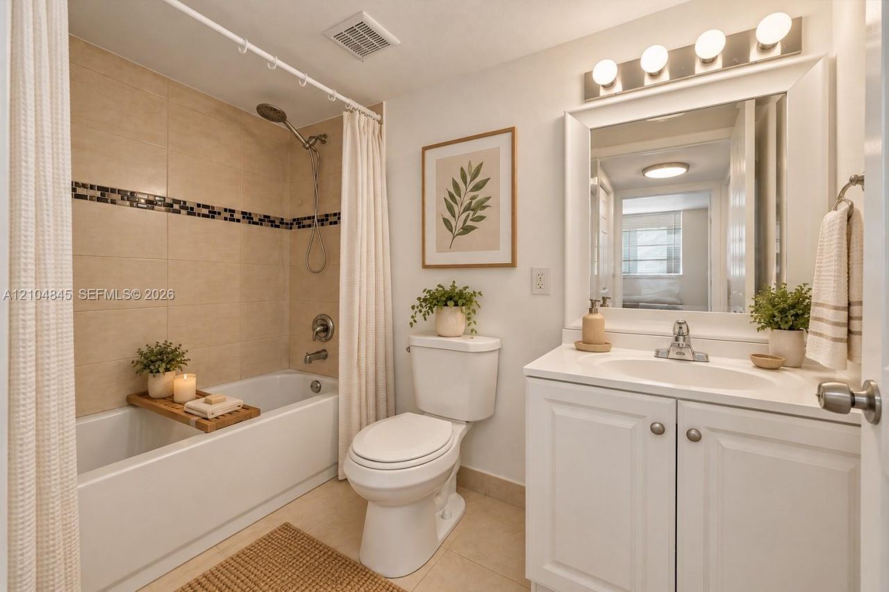 5055 NW 7th St, Unit 908, Miami, FL 33126 Photo