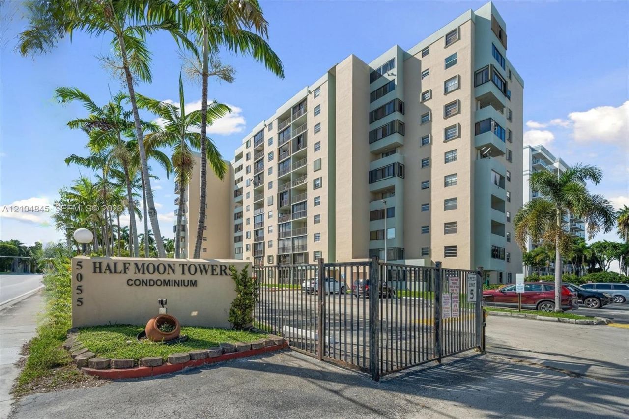 5055 NW 7th St, Unit 908, Miami, FL 33126 Photo