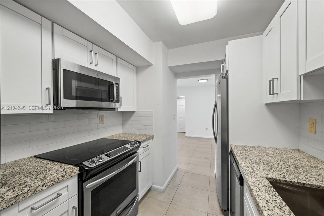 5055 NW 7th St, Unit 908, Miami, FL 33126 Photo