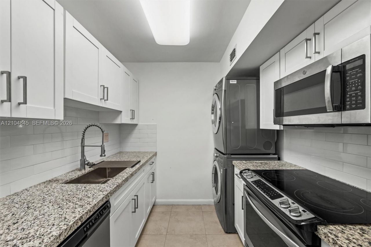 5055 NW 7th St, Unit 908, Miami, FL 33126 Photo