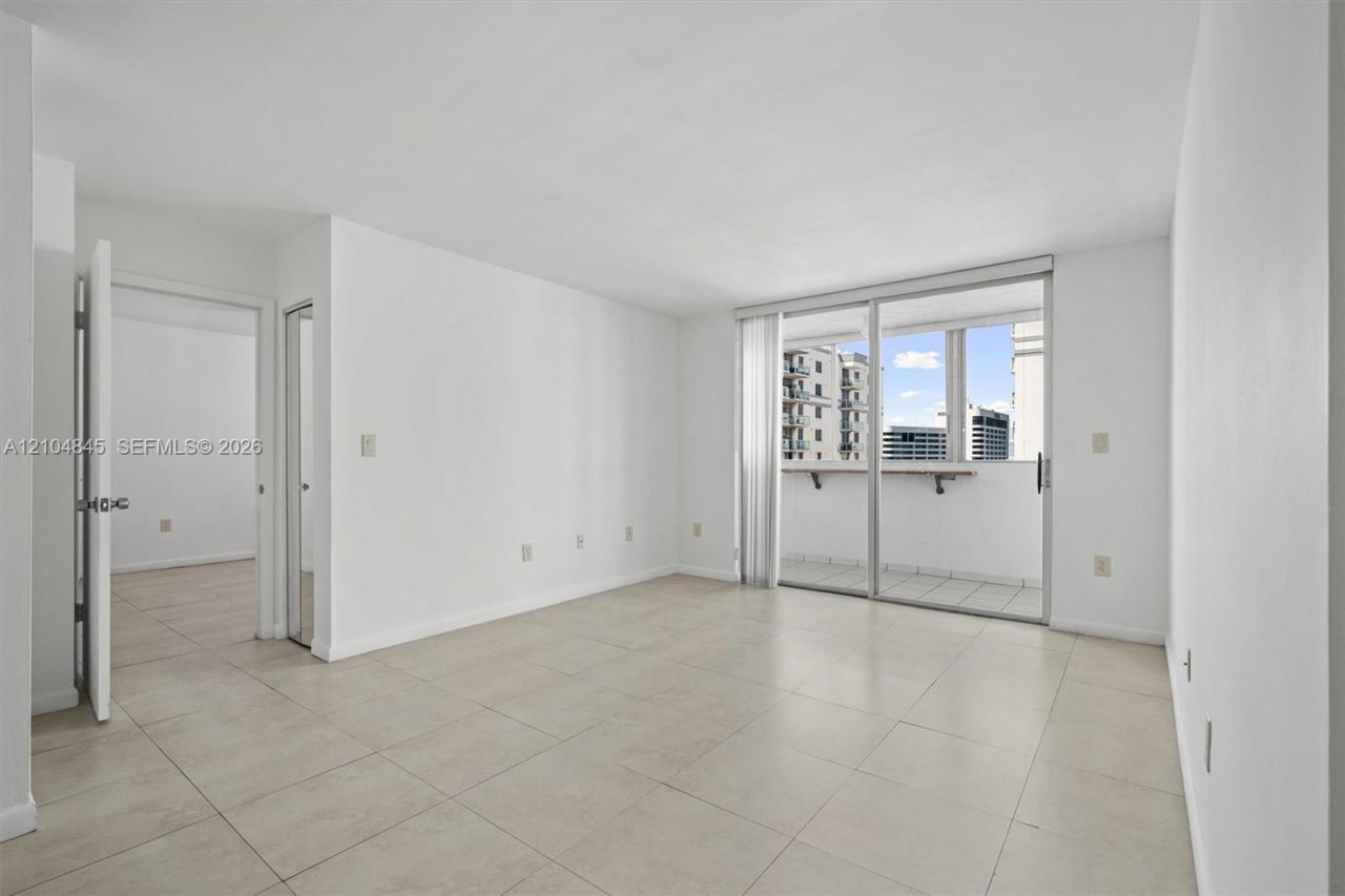 5055 NW 7th St, Unit 908, Miami, FL 33126 Photo