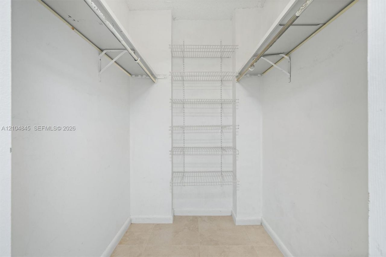 5055 NW 7th St, Unit 908, Miami, FL 33126 Photo