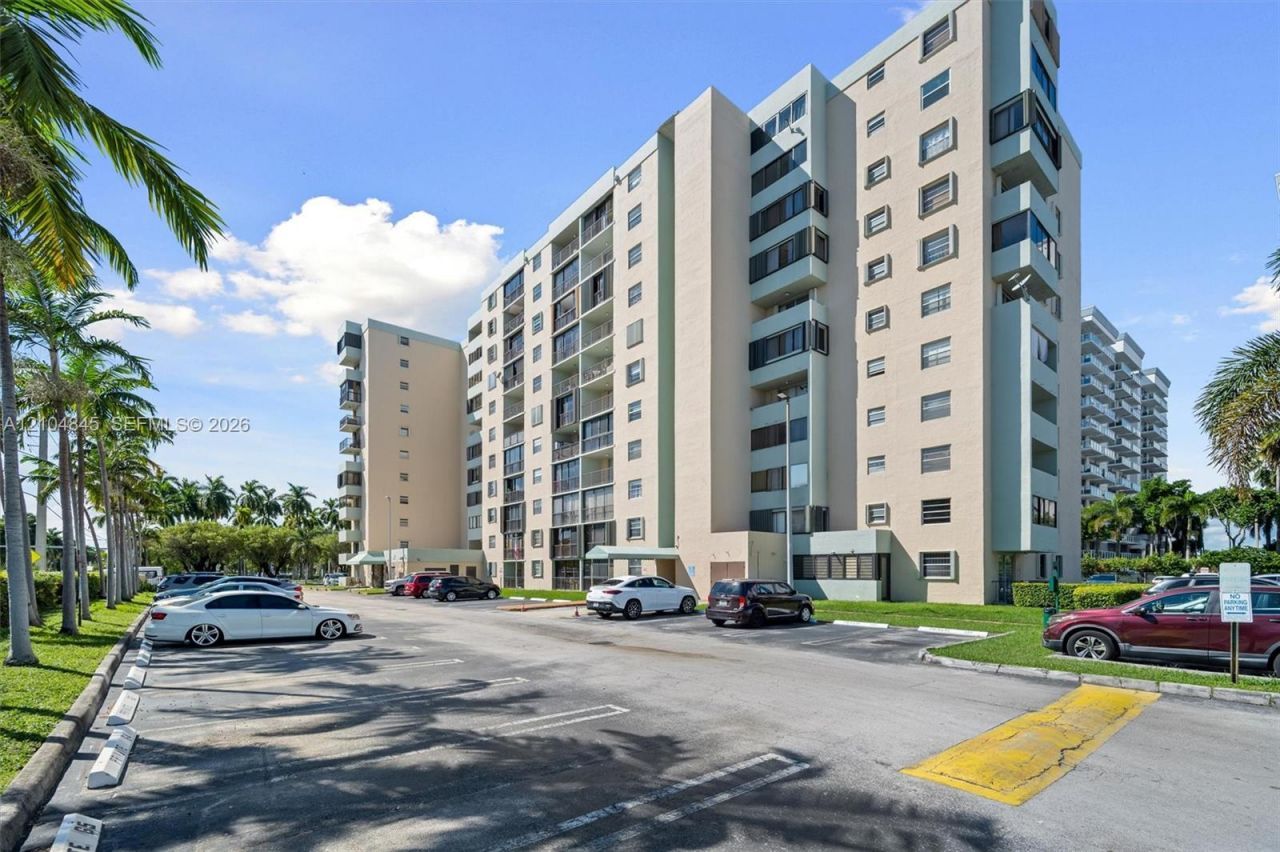 5055 NW 7th St, Unit 908, Miami, FL 33126 Photo