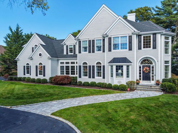 13 N Glen Drive, Mashpee, MA 02649