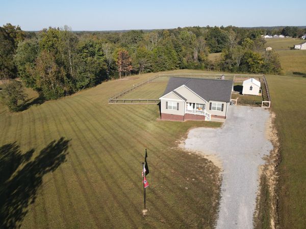 1193 Liberty Rd , Charlotte, TN 37036