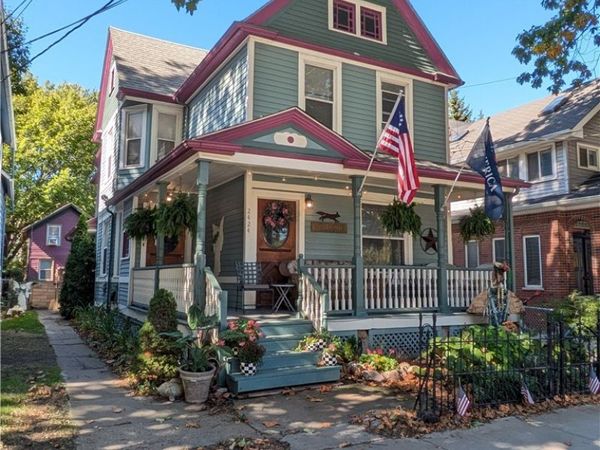 2424 W 10th Street , Cleveland, OH 44113