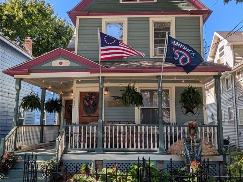2424 W 10th Street, Cleveland, OH 44113 Photo 2