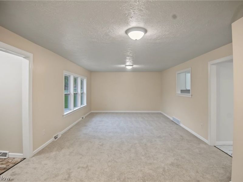 5267 Craig Avenue NW, Champion, OH 44483 Photo 13