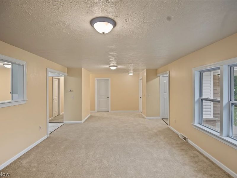 5267 Craig Avenue NW, Champion, OH 44483 Photo 14