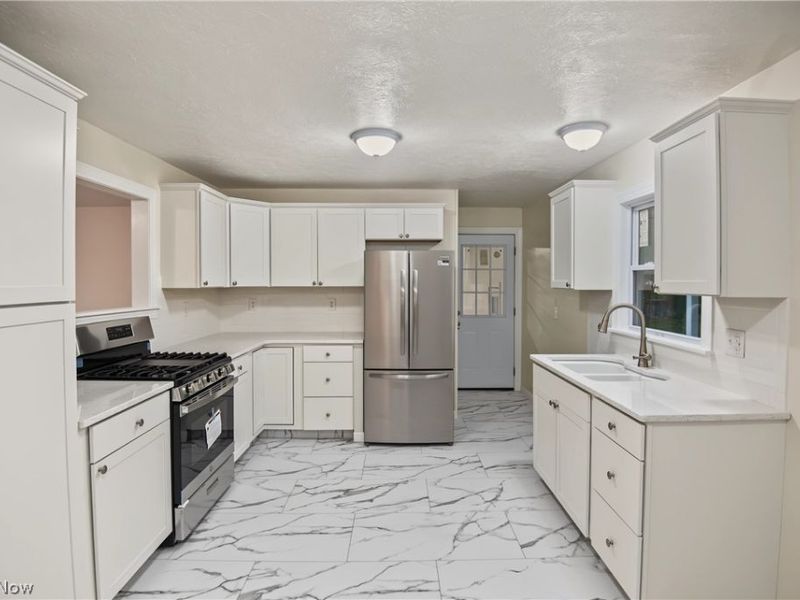 5267 Craig Avenue NW, Champion, OH 44483 Photo 7