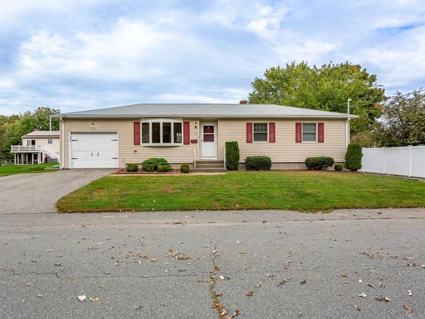 26 Midland Rd, Somerset, MA 02726