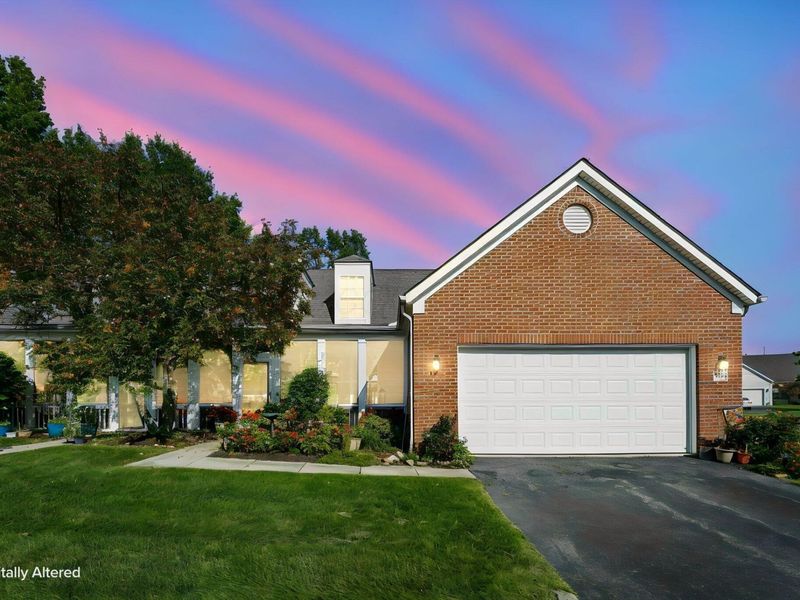 5998 Naughten Pond Drive , Columbus, OH 43213 Photo 1