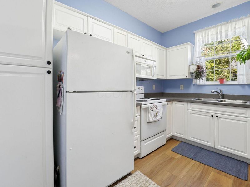 5998 Naughten Pond Drive , Columbus, OH 43213 Photo 17