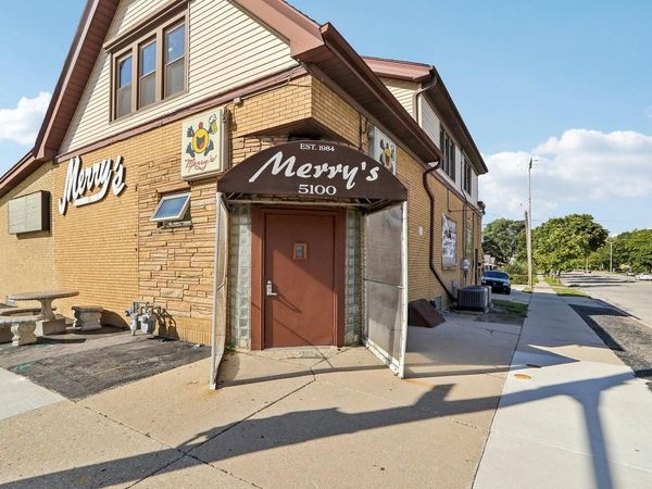 5100 W Howard AVENUE, Milwaukee, WI 53220