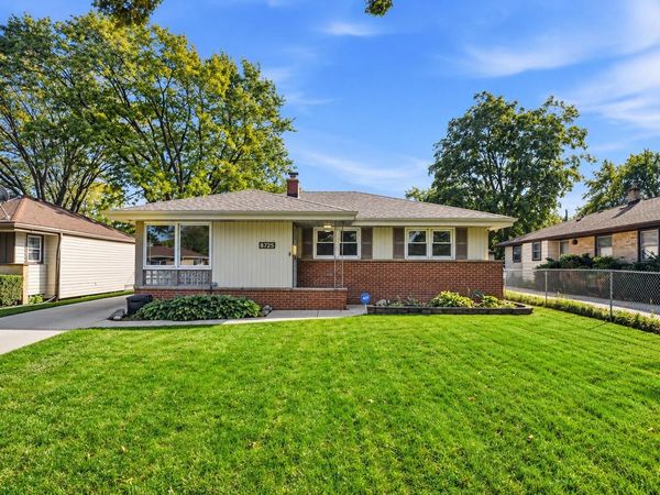 8725 W Palmetto AVENUE, Milwaukee, WI 53225