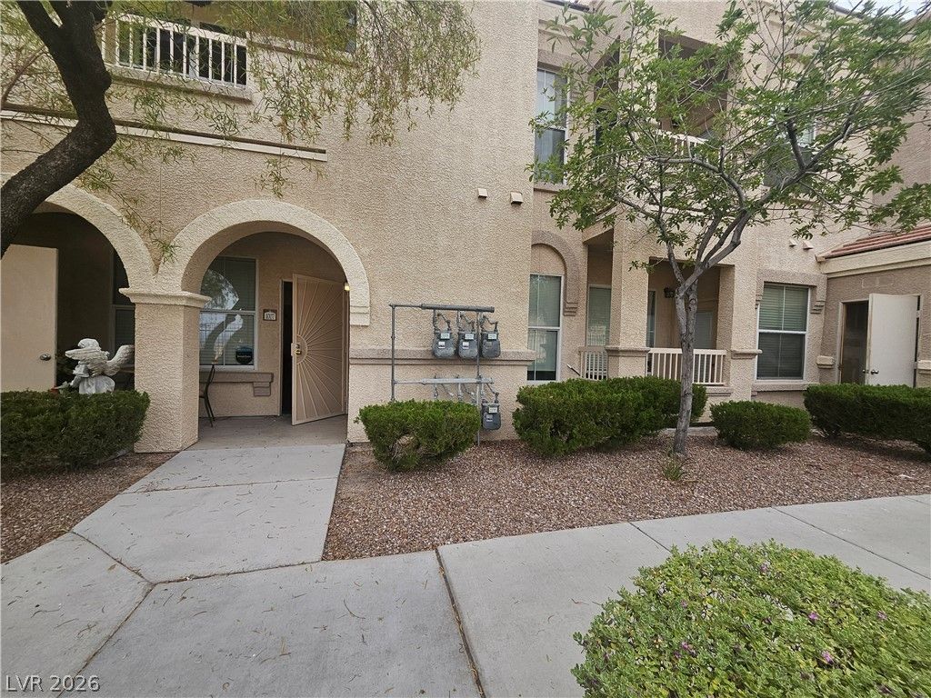 10550 W Alexander Road , Las Vegas, NV 89129