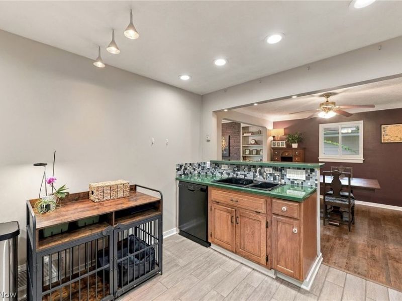20019 Drake Road, Strongsville, OH 44149 Photo 15