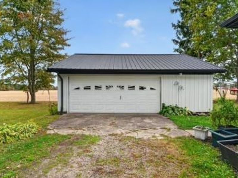 886 Long Shadow Lane, Rome, OH 44085 Photo 37