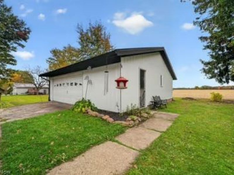886 Long Shadow Lane, Rome, OH 44085 Photo 38