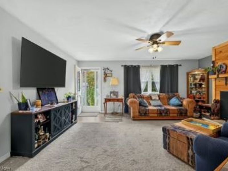 886 Long Shadow Lane, Rome, OH 44085 Photo 5