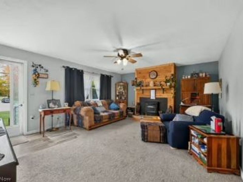 886 Long Shadow Lane, Rome, OH 44085 Photo 6
