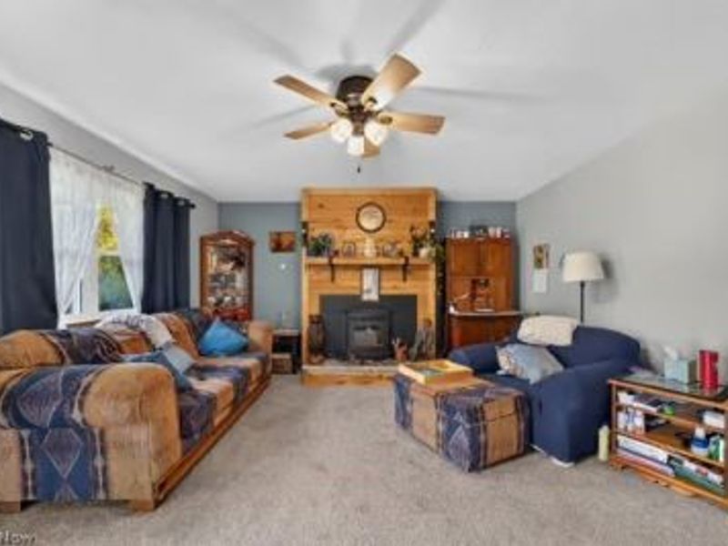 886 Long Shadow Lane, Rome, OH 44085 Photo 7