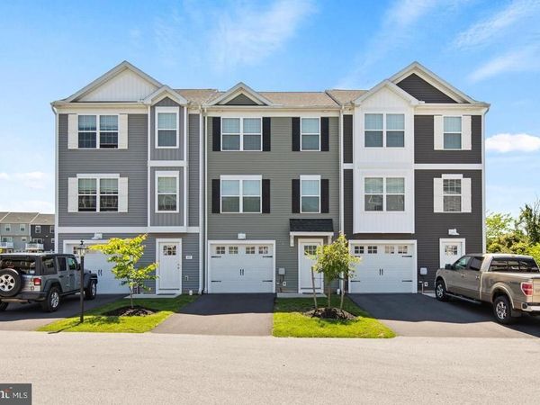 2749 MAPLEWOOD CIR, HARRISBURG, PA 17110