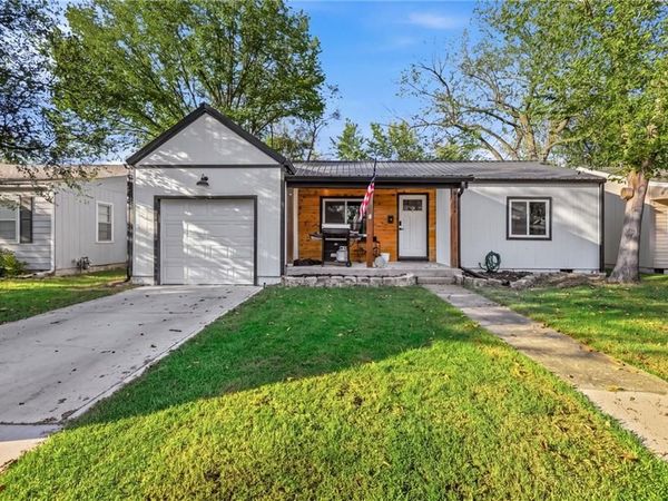 1734 Main Street, Osawatomie, KS 66064