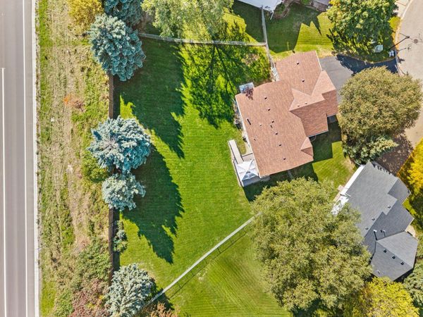 6982 Carlyle Road, Woodbury, MN 55125