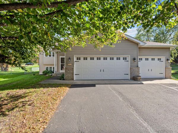 6982 Carlyle Road , Woodbury, MN 55125