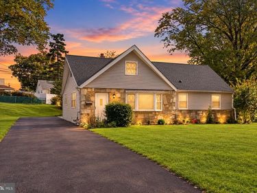381 HARDMAN LANE, WARMINSTER, PA 18974