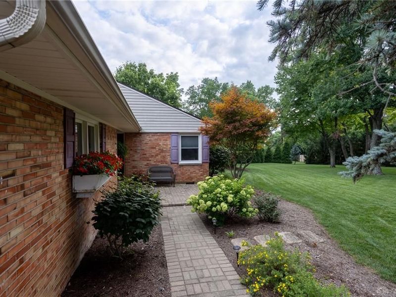 4363 Trails End Drive, Kettering, OH 45429 Photo 6