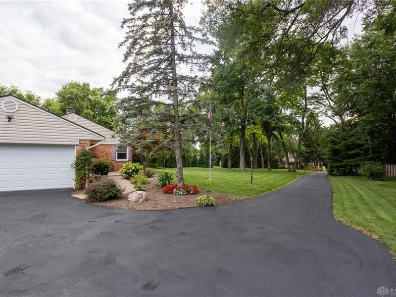 4363 Trails End Drive, Kettering, OH 45429 Photo 8