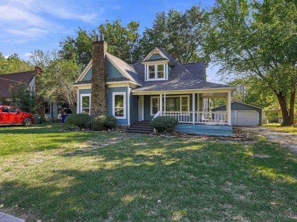512 E Main Street , Whitesboro, TX 76273